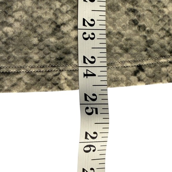 Tahari Womens Grey Snakeskin Print Keyhole Neck 3/4 Sleeve Blouse Top Small - Picture 6 of 8